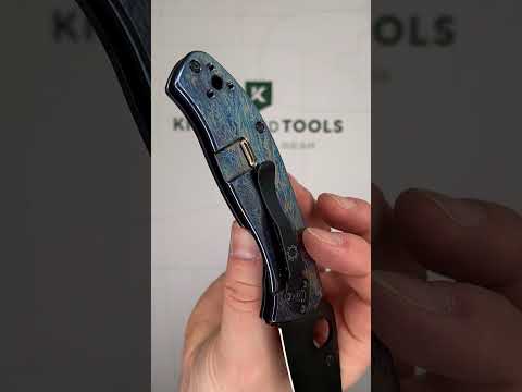 Spyderco Tenacious, Black D2, C122TIBLBKD2P Blue Flamed Titanium Disarray pocket knife